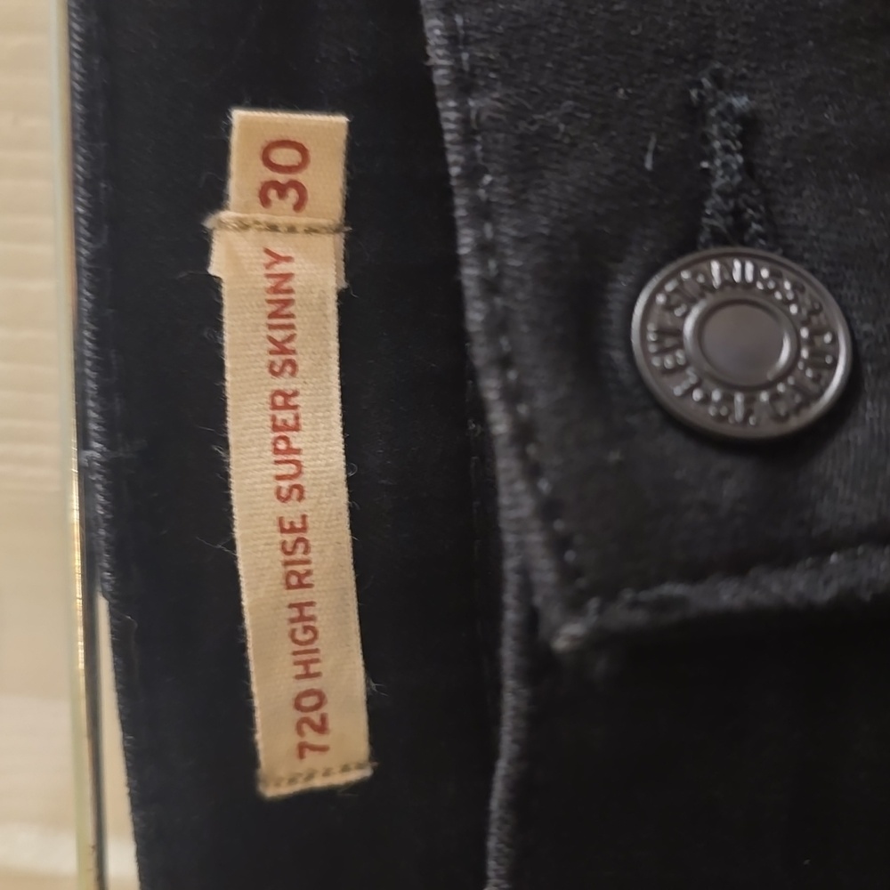 Levi's Women's Skinny Jeans - Black - Picture 5 of 7